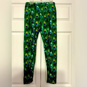 2 Multicolored Peacock Feather and Floral Graphic Printed Ankle Cut Leggings Set